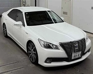 TOYOTA CROWN Hybrid Royal
